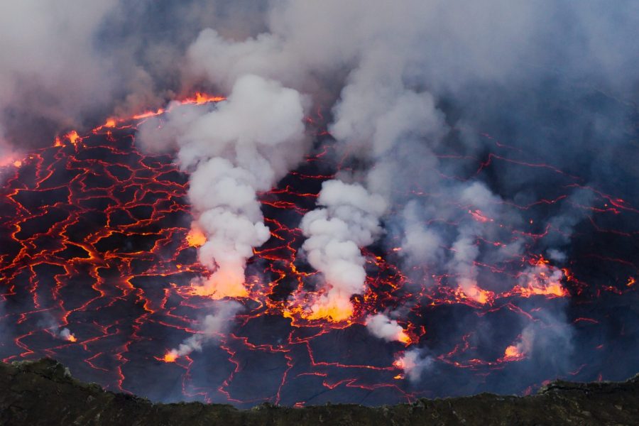 Lac de lave au volcan Nyiragongo au Congo