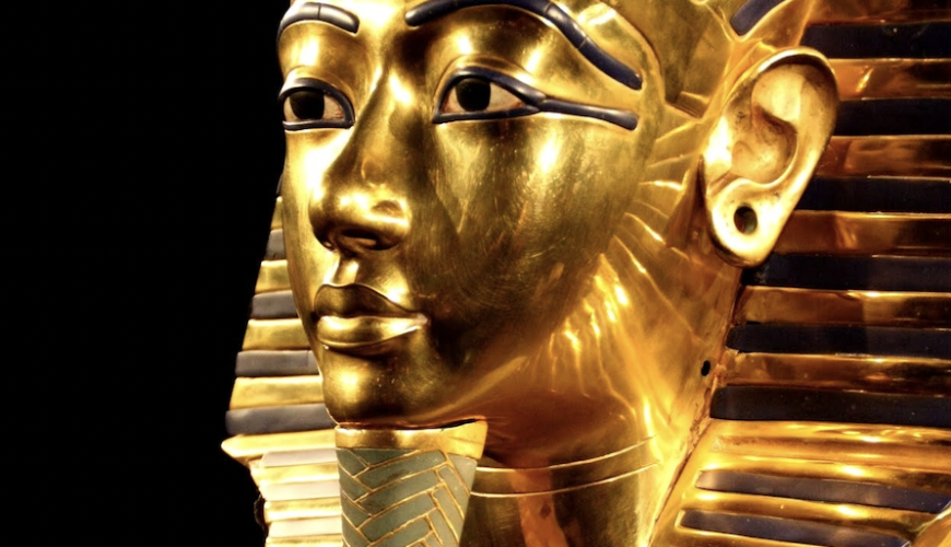 Gold Tutankhamun Statue