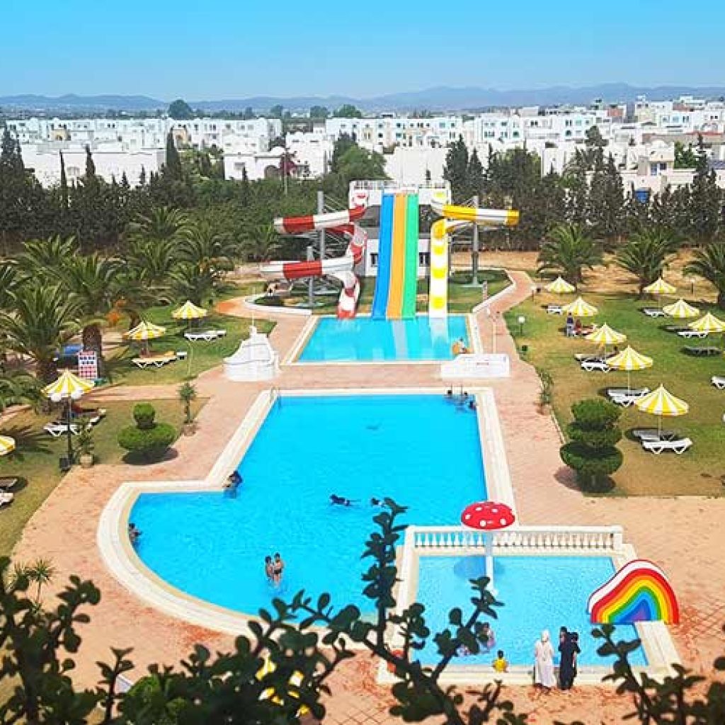 green golf and aquapark